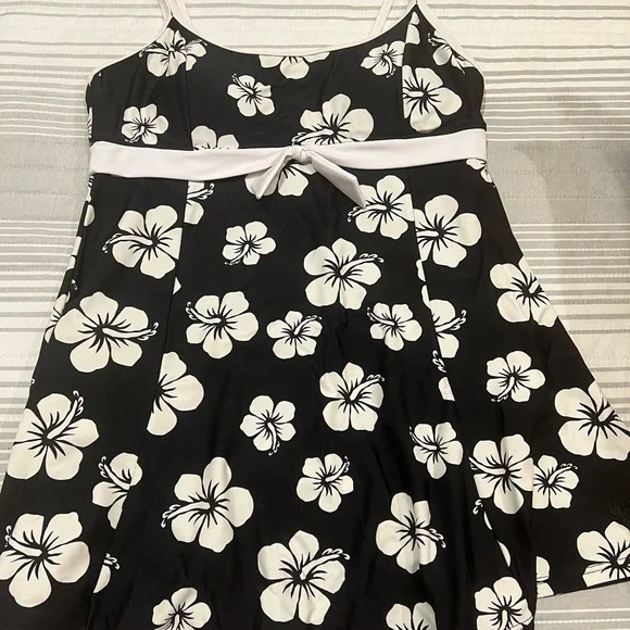Disney Black and White Floral Swim Dress - Picture 4 of 6